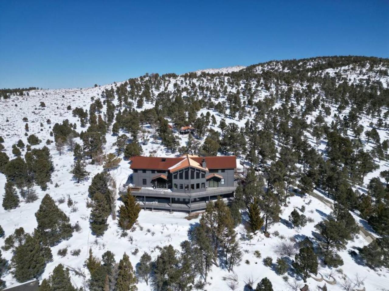Steel Pine Lodge A Rustic Mountain Retreat Views Baldwin Lake Экстерьер фото