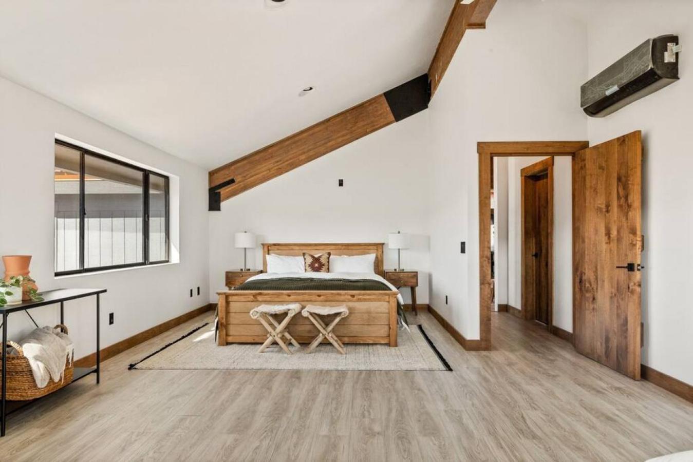 Steel Pine Lodge A Rustic Mountain Retreat Views Baldwin Lake Экстерьер фото
