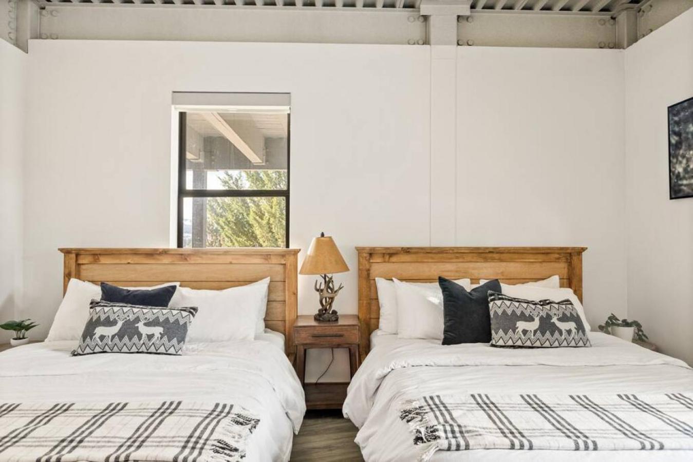 Steel Pine Lodge A Rustic Mountain Retreat Views Baldwin Lake Экстерьер фото