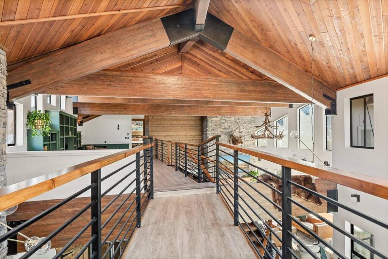 Steel Pine Lodge A Rustic Mountain Retreat Views Baldwin Lake Экстерьер фото