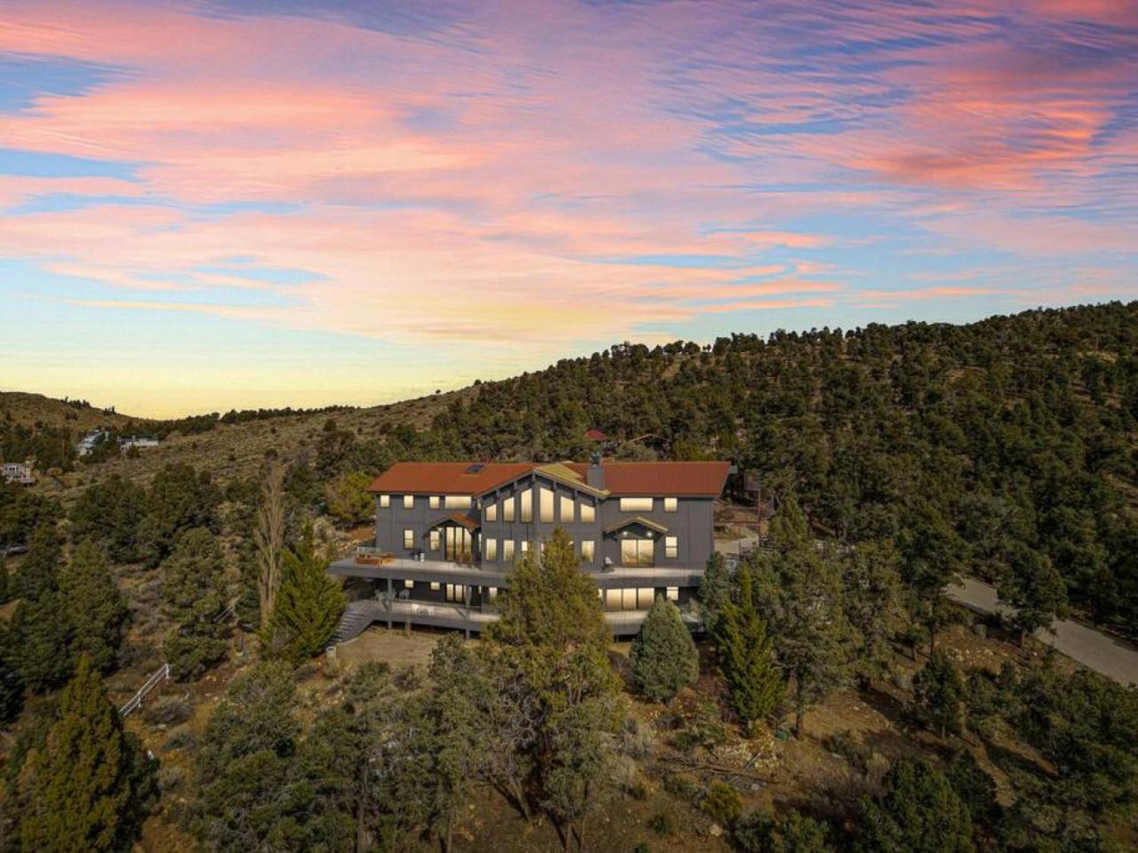 Steel Pine Lodge A Rustic Mountain Retreat Views Baldwin Lake Экстерьер фото